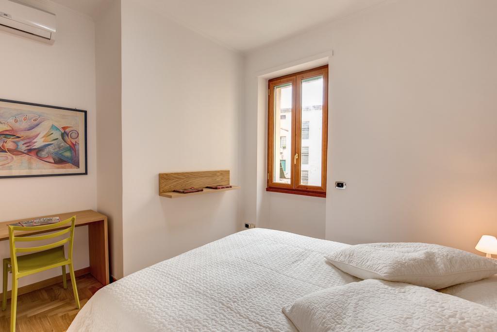 M&L Apartment - Caracalla Holiday روما الغرفة الصورة